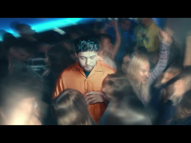 Divej von Calin & Victor Sheen ((jetzt ansehen))