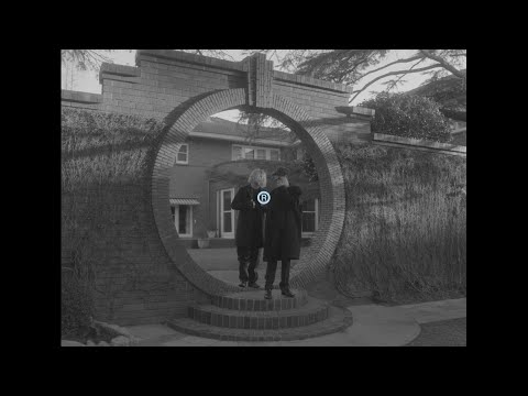 Royel Otis - Daisy Chain (Visualiser)