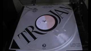 The Mighty Diamonds - Just Can't Figure Out + Version