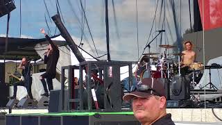 F E R A L - Bad Omens