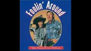 Slim Dusty & Joy McKean - Foolin' Around