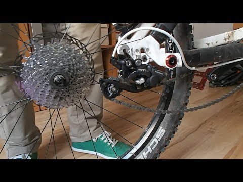Removing and installing the rear wheel on a MTB - detailed and easy with special technology