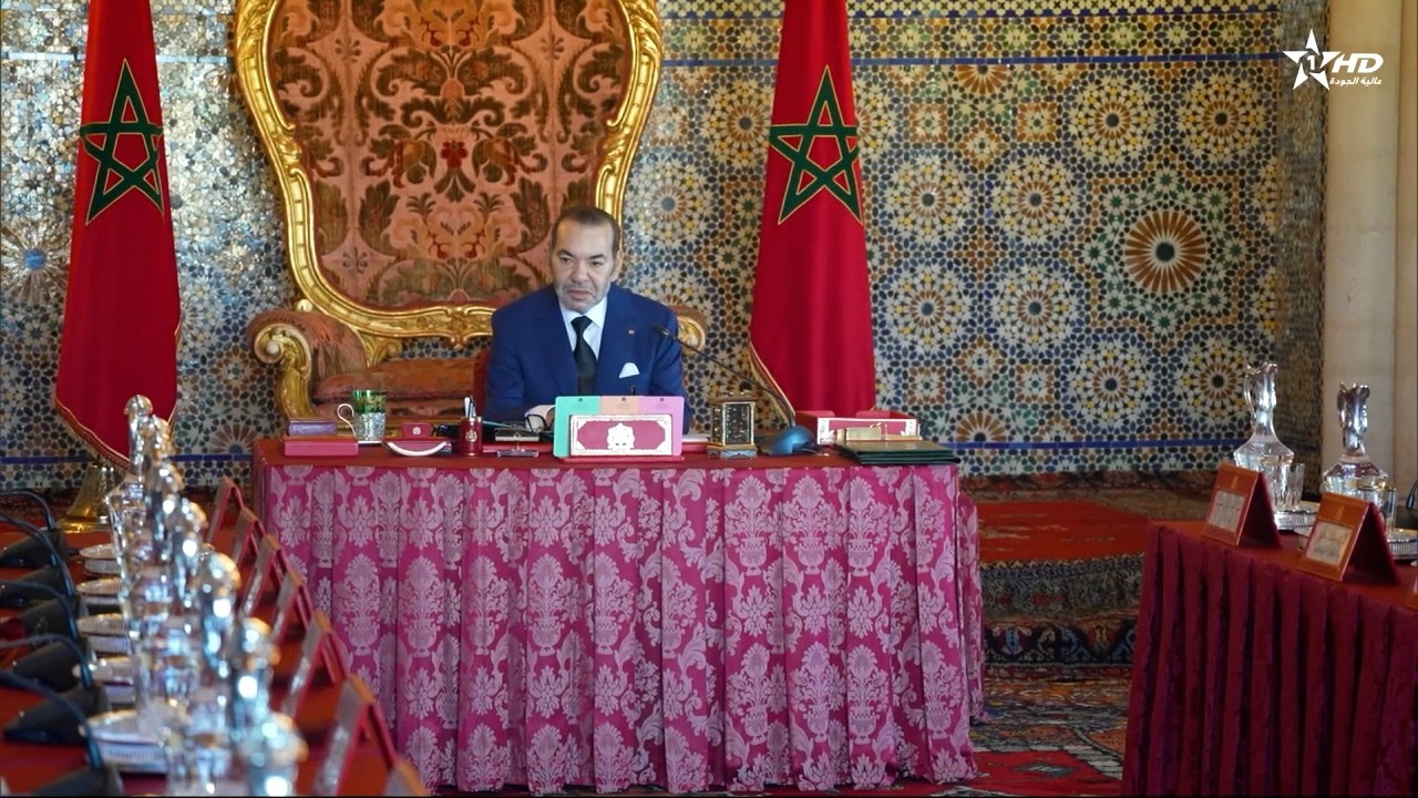 بالفيديو.. الملك محمد السادس يترأس اجتماعا وزاريا بالرباط