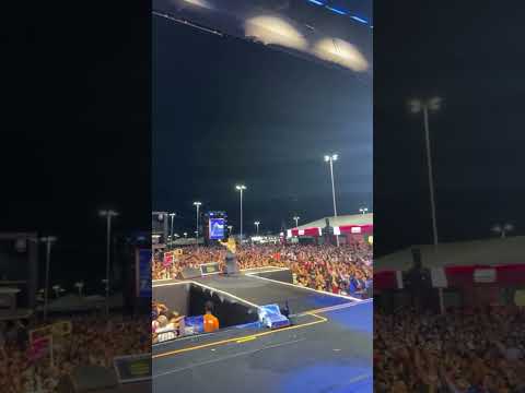 Simone Mendes se despedindo do público no show em Lagoa Grande Pernambuco #simonemendes #pernambuco