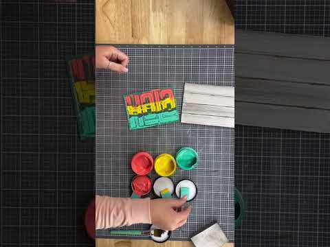 Hola DIY shiplap sign #hola #crafts #TropicalVibes #TropicalDecor