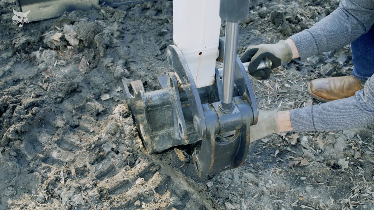 Pin-On Attachment System | Keeping It Simple | Bobcat | Excavators | Overview