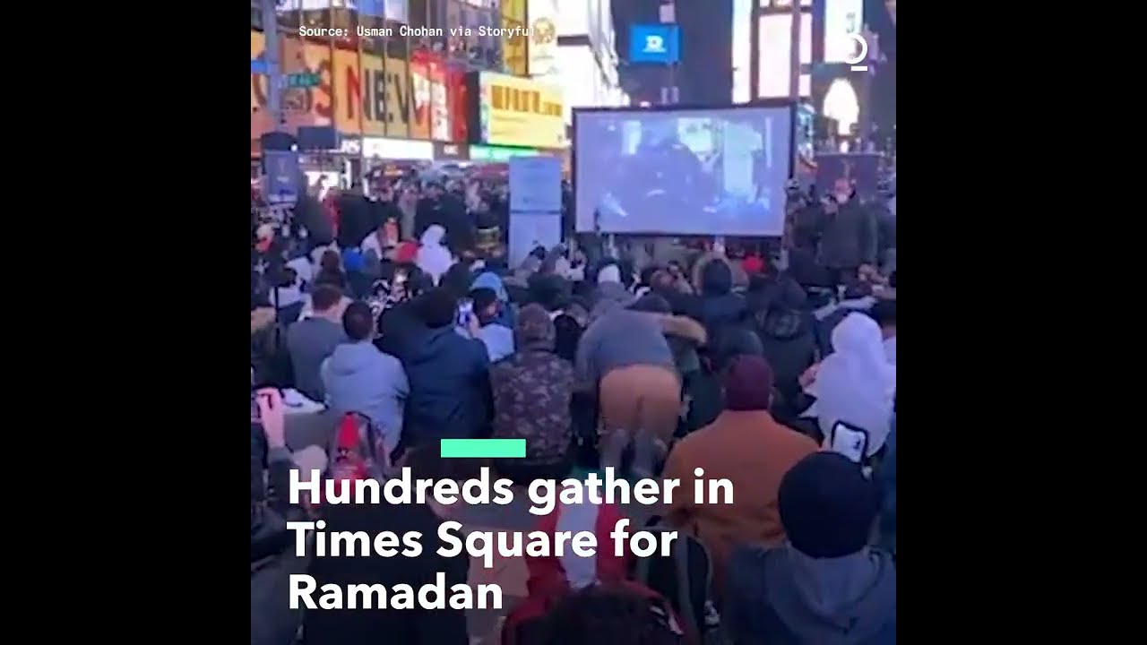 Hundreds of Muslims Mark Start of Ramadan in Times Square