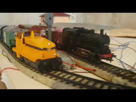 kleine gelbe Diesllok märklin 3080 H0 so wie sie sein könnte, Licht LED Seitenschürzen und Lokführer