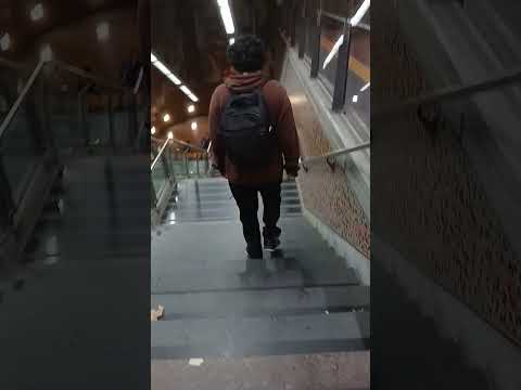 Subte H - Estación Av. Las Heras. Parte 1. Ascensor N2 NO ANDA. 50 escalones. 2026' 04 06. Lunes.