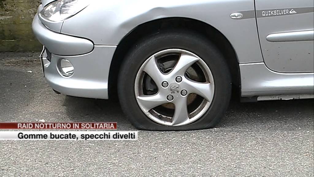 Watch Now Etg - Raid notturno: bucate le gomme delle auto parcheggiate Etg - Raid notturno: bucate le gomme delle auto parcheggiate