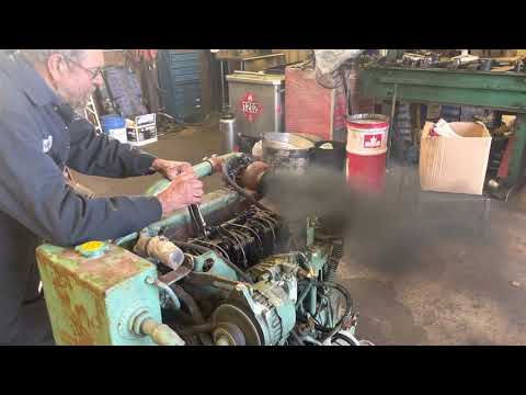 A 353t Detroit diesel marine. This is a great little 2 cycle engine.