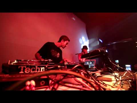 Beardyman versus JFB scratch - beatbox battle