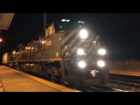 BCOL C44-9W leads A446 south through Round Lake Beach, IL. 12/9/17