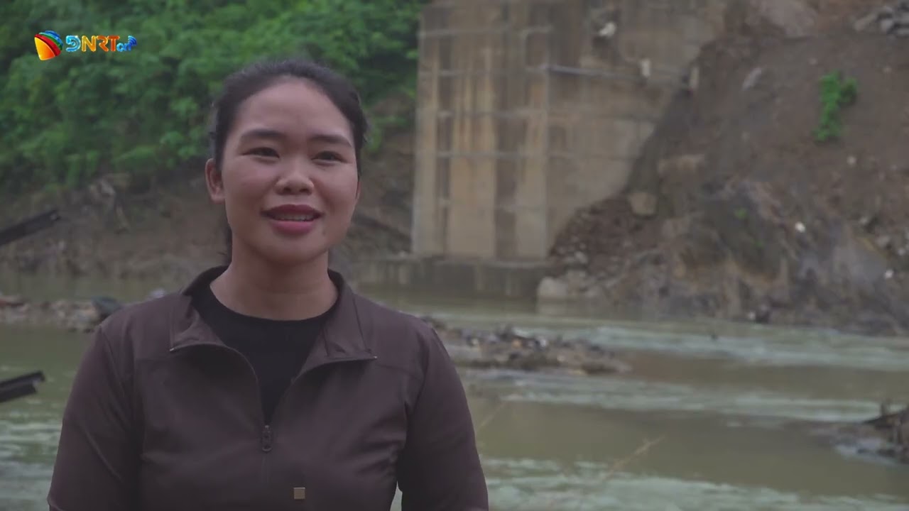 CHUYẾN PHÀ NGHĨA TÌNH GIỮA VÙNG LŨ