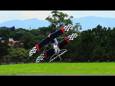 Skip Stewar flying Pitts S-2B at MRPV ,Costa Rica