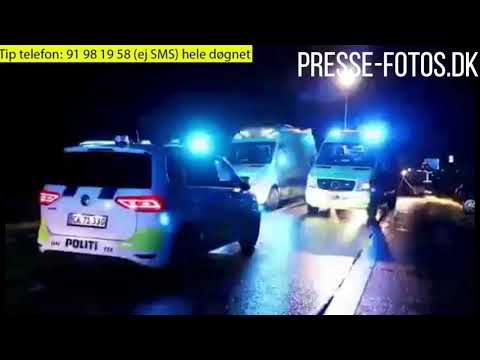 Voldsom ulykke mellem flere biler ved Kalundborg natten til lørdag.