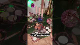 Max Collins is the newest fave of Ready.Set.Glow