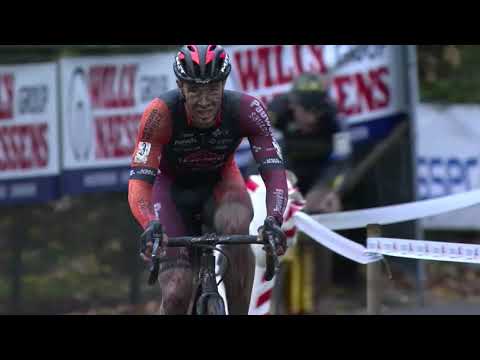 Mathieu van der Poel soleert in Jaarmarktcross Niel