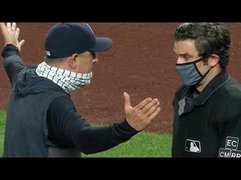 Aaron Boone gets ejected in the first inning arguing an awful call