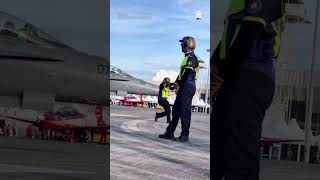 Download lagu DANCING MARSHALL STEALS SPOTLIGHT AT LIMA'25 OPENING GAMBIT #news #malaysia #aircraft #topgun mp3