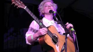 Wallis Bird @ Illawarra Folk Festival 2017    "We Can Try"
