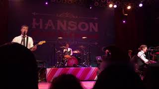 Hanson singing “Peace On Earth” at HOB Chicago on 12.03.17