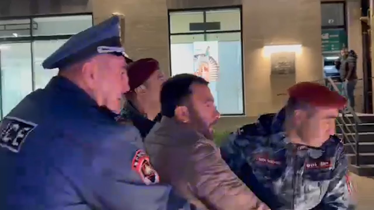 Փողոցում քայլելիս՝ բերման ենթարկվեցին «Զանգ» շարժման անդամները