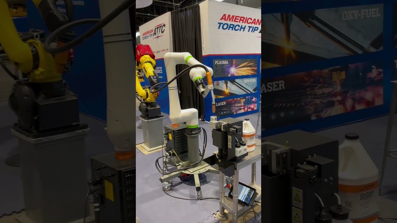 Swivellink Robot Pedestal and Mobile Base w/ FANUC CRX at FABTECH Expo 2021