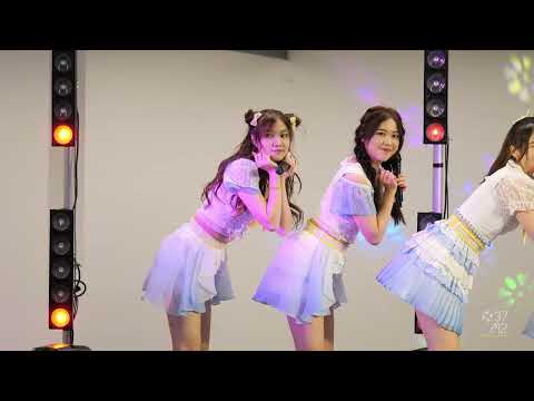 220430 BNK48 Namsai - Hoshizora wo Kimi ni @ BNK48 11th Sayonara Crawl Pop-Up Mini Concert [4K 60p]