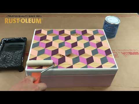 Rust Oleum lakier do mebli matowy bezbarwny. Lakierowanie drewnianej skrzynki