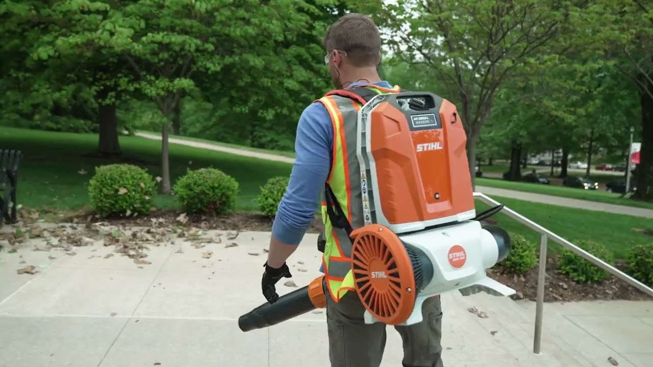 Souffleur à batterie STIHL BGA 300