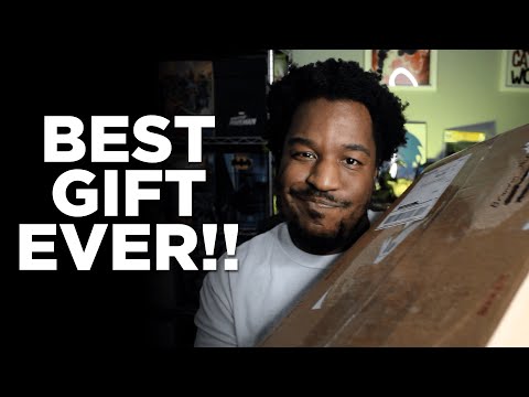 UNBOXING THE BEST GIFT EVER! | COMIC BOOK UNBOXING