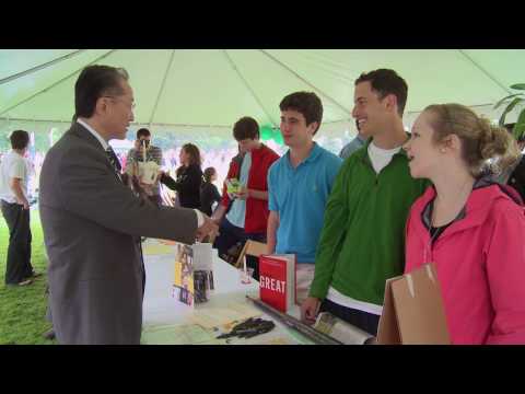 President Jim Kim visits with Rockefeller Center Students