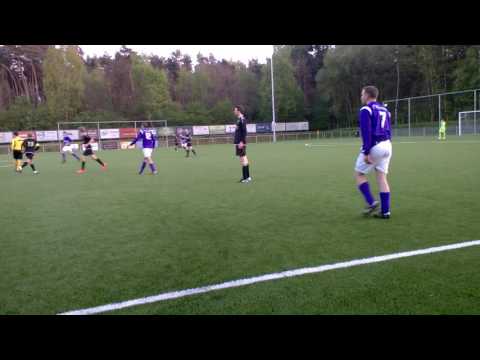 Tijdens de wedstrijd Laatste wedstrijd Genker VV - SSD 2de ploeg 28-04-2017