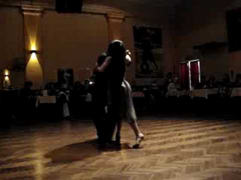  El Pibe Avellaneda  and  Luna Palacios  are  dancing  to  the  vals  "  Estrellita Mia  "