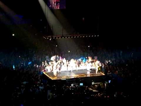 Girls Aloud LIVE - Broken Strings