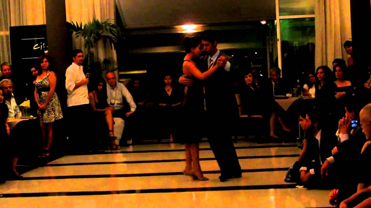 Yumar  Lugo y  Ängela  Meléndez / 01-07-2011