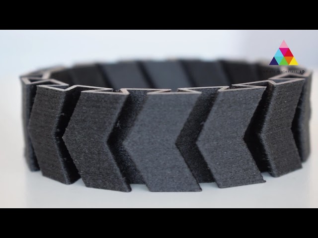 Innovatefil TPU Fibra De Carbono Filamento 3D Flexible 2.85mm 500g video