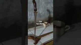 Download lagu Trik Keris Bisa Berdiri mp3