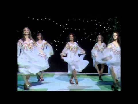 Pans People Mike Oldfield In Dulce Jubilo 1975