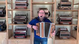 Download Lagu Timple Boarischer auf stummschaltbarer Silberbach Harmonika mit Limex, Harmonika-Haus, Markus Brand Thumbnail