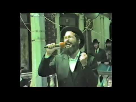 Unedited - Close Camera - 42 years ago MBD sings for the lubavitcher rebbe
