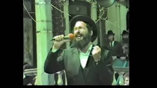 לא ערוך - מצלמה קרובה - לפני 42 שנים MBD שר לרבי מליובאוויטש