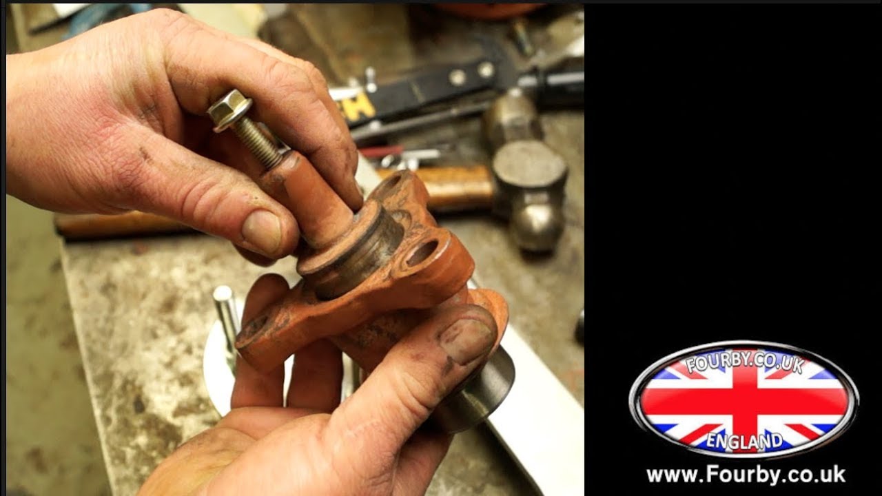 LR Discovery1 and 2, RRC  Rear Axle Diff Donut Centralising Peg Removal Tool from Fourby,co.uk