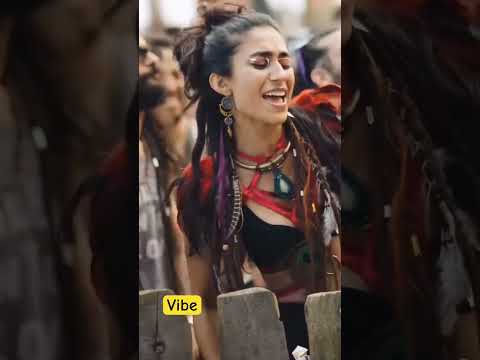 Girl at universo paralello2024 #vibe #inthezone #concert #topmusic #dance #festival