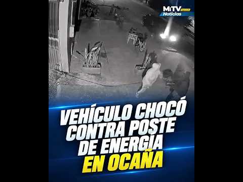 Salvados de milagro: auto se estrella contra poste en Ocaña
