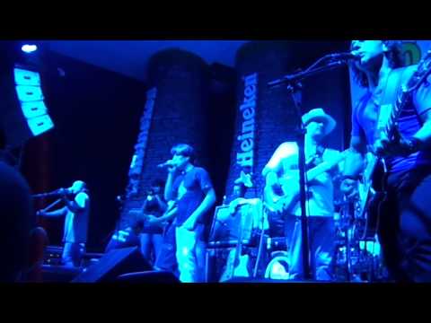 Dazaranha  " Muralhas Brancas "  Yannkee Cwb 07/12/12