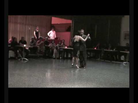  Cristina Sosa  and  Daniel Nacucchio  are  dancing  to  the  tango  "  Patotero Sentimental  "