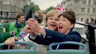 Tracey Ullman - Angela Merkel Sings &quot;99 Red Balloons&quot; (Full Sketch)