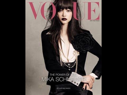 MIKA SCHNEIDER MODEL || SPRING SUMMER RUNWAY WALK